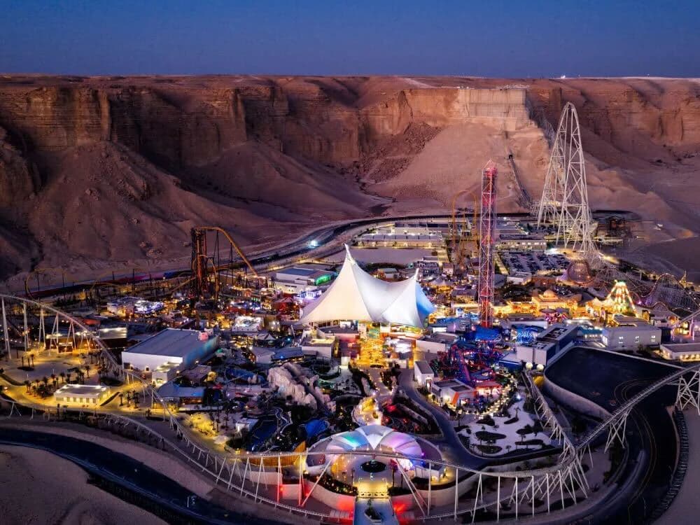 إقامة ليلتين في فندق 4 نجوم مع تذاكر Six Flags  لخمس أفراد  