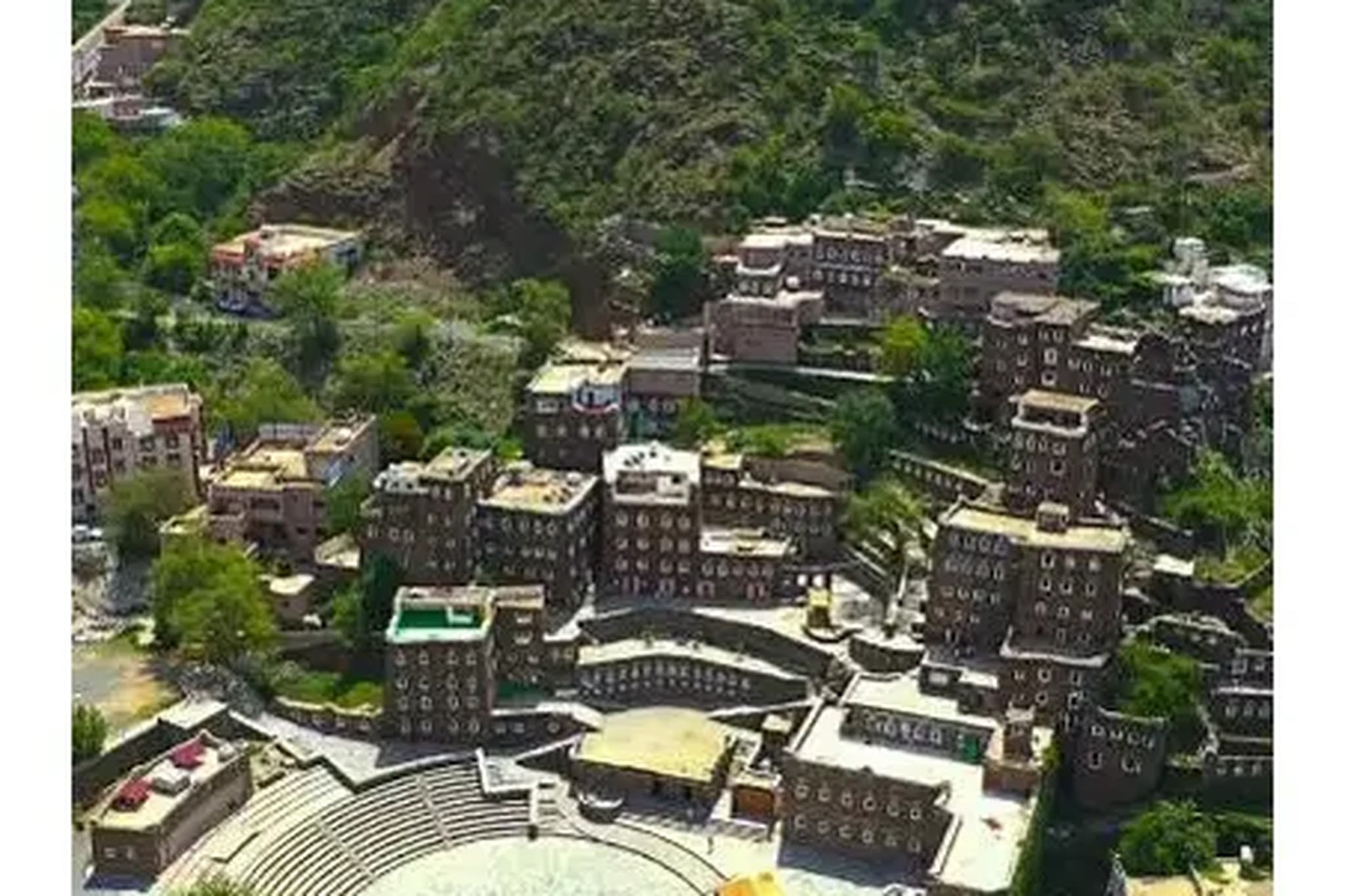 رجال ألمع: جولة في مزارع البن العسيري